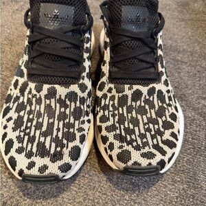 Adidas Swift Run 1.0 women’s Leopard Shoe size 8